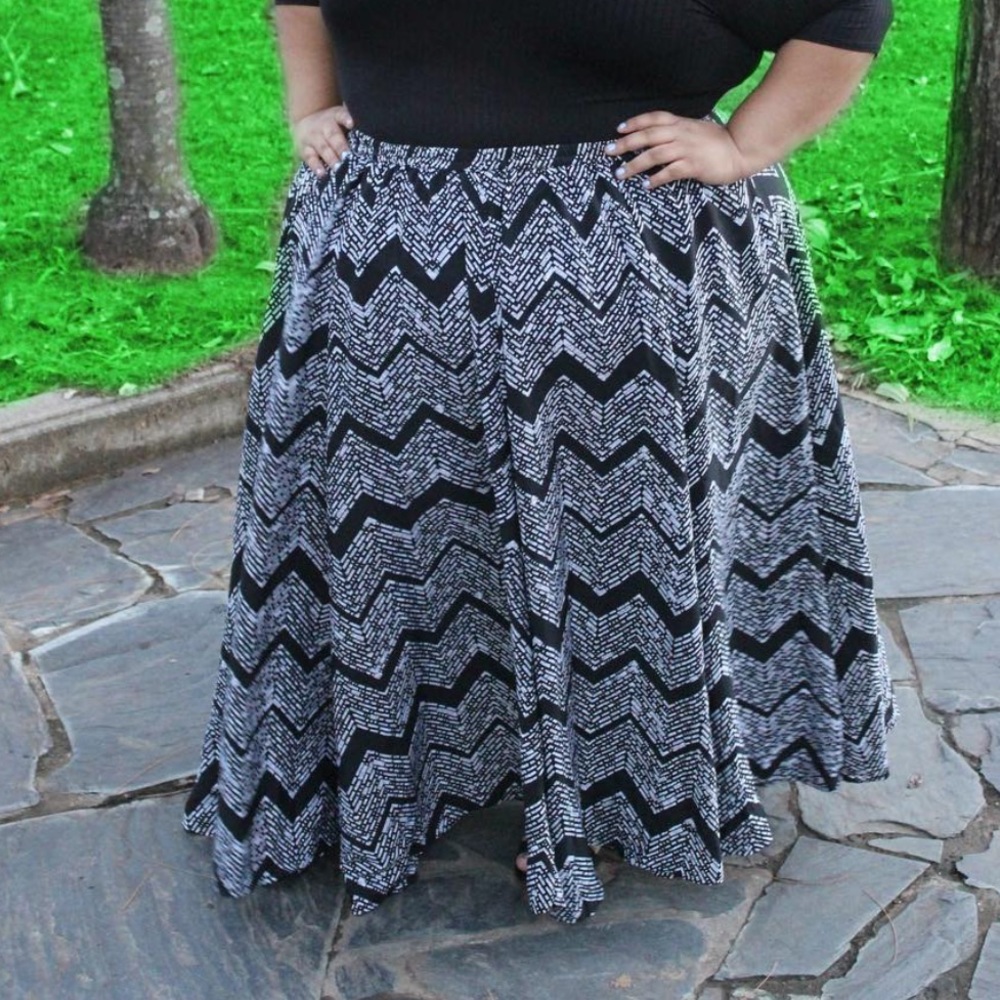 back and white maxi skirt TRENDY 1x